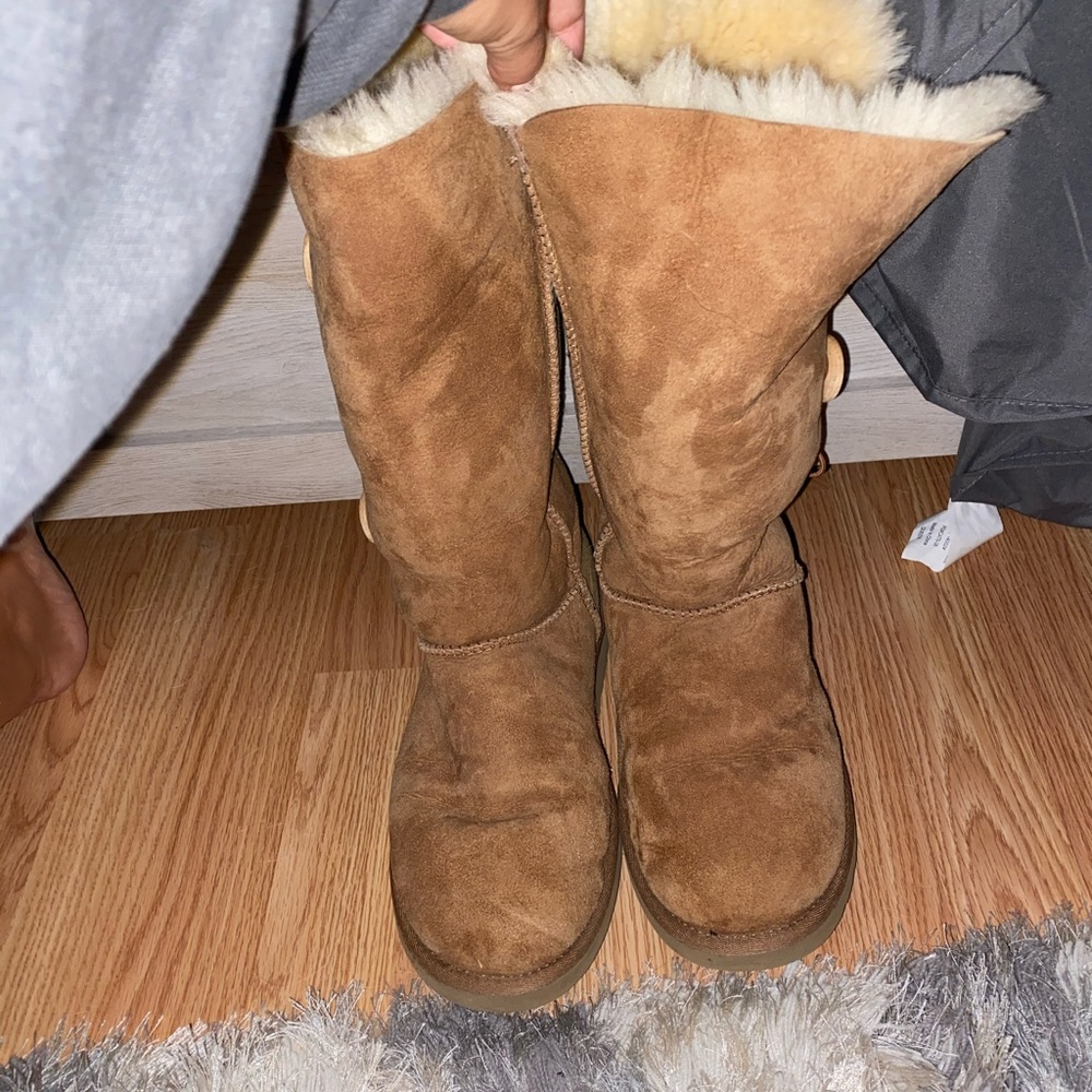 Authentic Tall Bailey Button Uggs in Chesnut Brown